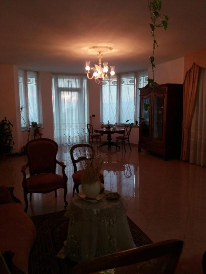Villa Lucia Mondragone Eksteriør billede